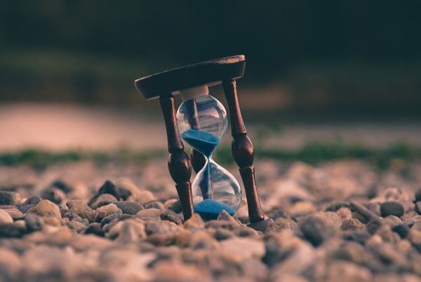 Photo of an hourglass, representing investment horizon